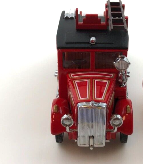 1936 Leyland Cub FK-7 Fire Engine Matchbox Models of Yesteryear 1995