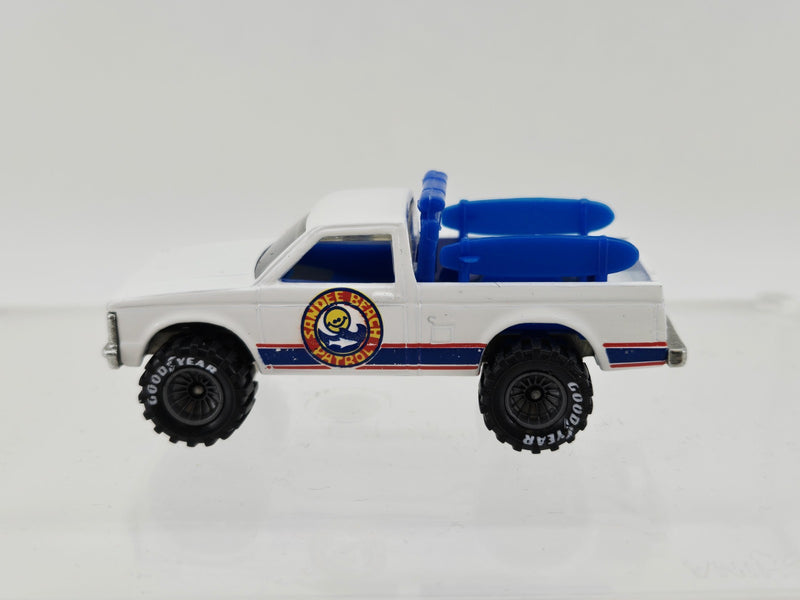Vintage 1982 Hot Wheels Real Riders White Beach Patrol Chevy S10 Pickup 4368