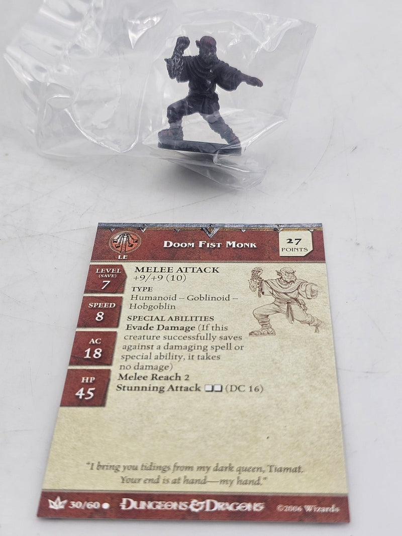 2006 Dungeons & Dragons War Of The Dragon Queen Booster Pack Vintage Figure OPEN