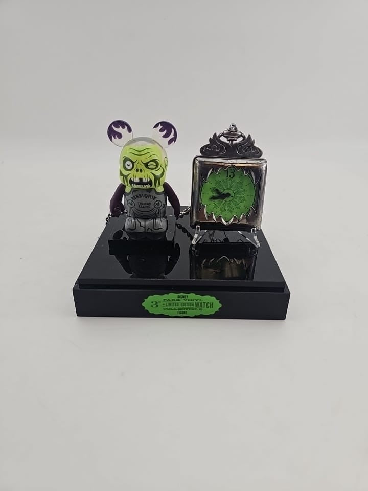 C1 Disney Vinylmation Haunted Mansion Pocketwatch and 3" Figure Set *750 made!