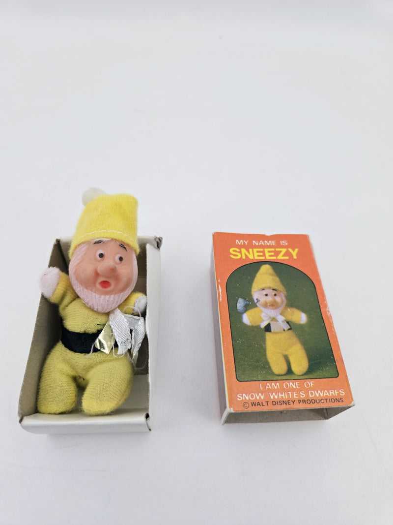 Vintage William Bean WALT DISNEY SNEEZY Mini Matchbox Beanie Toy Doll Box 1974