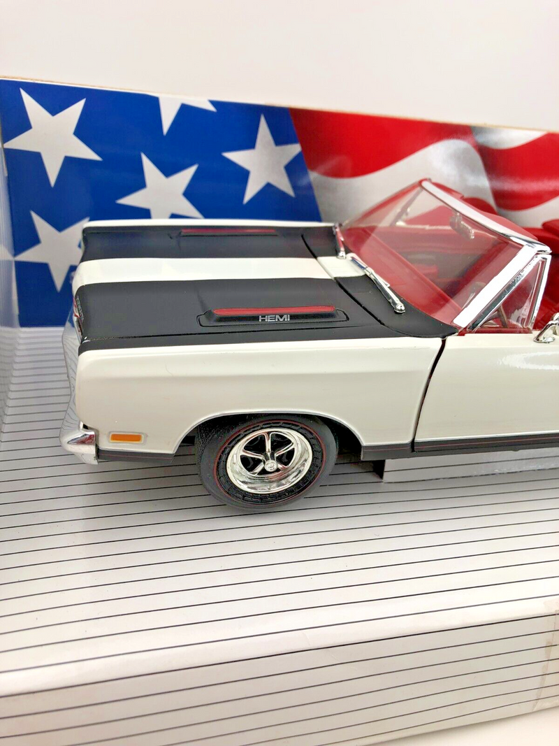 1969 Plymouth Road Runner - American Muscle  - 1993 Ertl  (Open/Damaged Box)