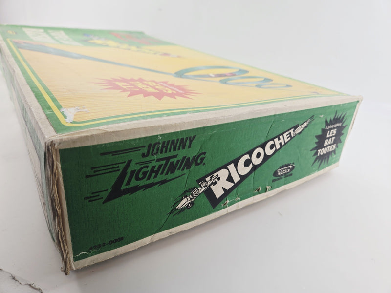 JOHNNY LIGHTNING Ricochet Triple loop raceway 100% Complete In Box w/ Smuggler +