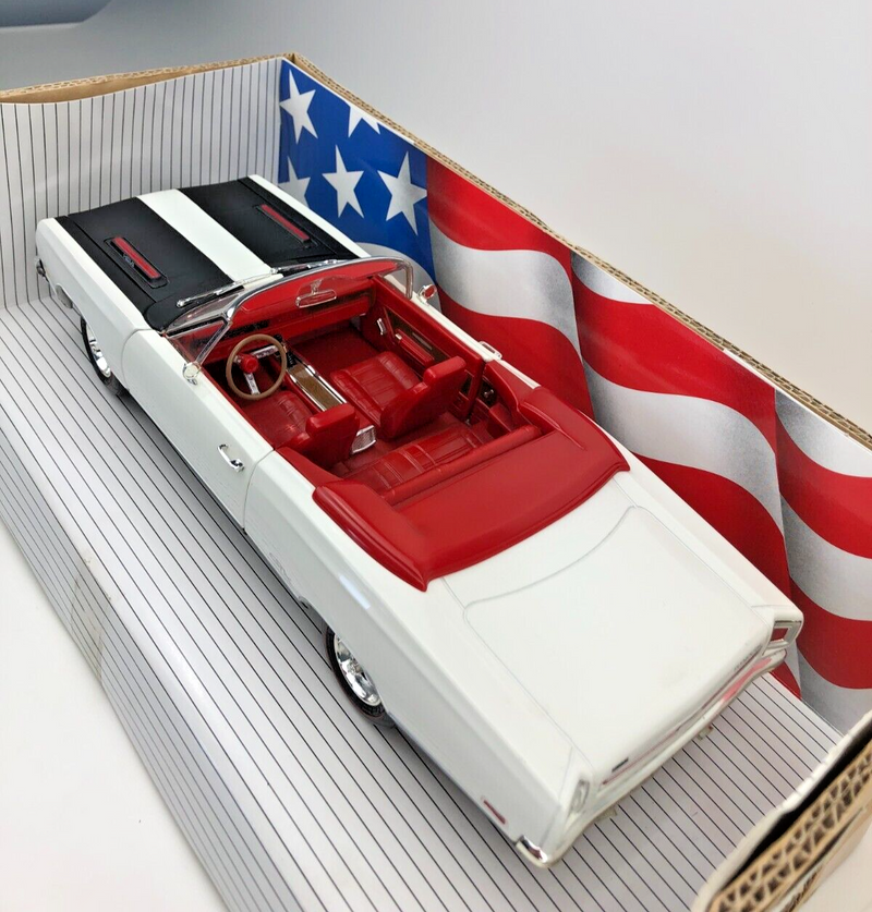 1969 Plymouth Road Runner - American Muscle  - 1993 Ertl  (Open/Damaged Box)