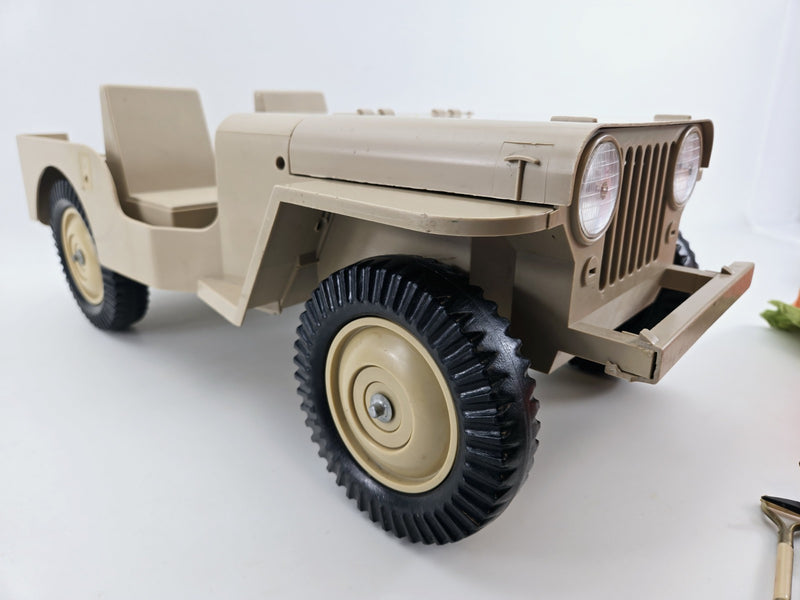 Adventure Team Desert Patrol Jeep GI Joe 1971 Hasbro JC PENNY EXCLUSIVE & Figure